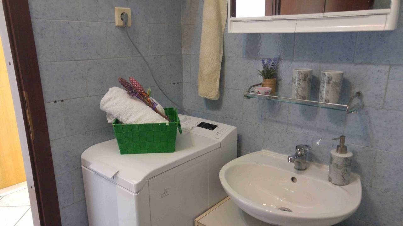 Vera Apartment 1 Рогозница Екстериор снимка
