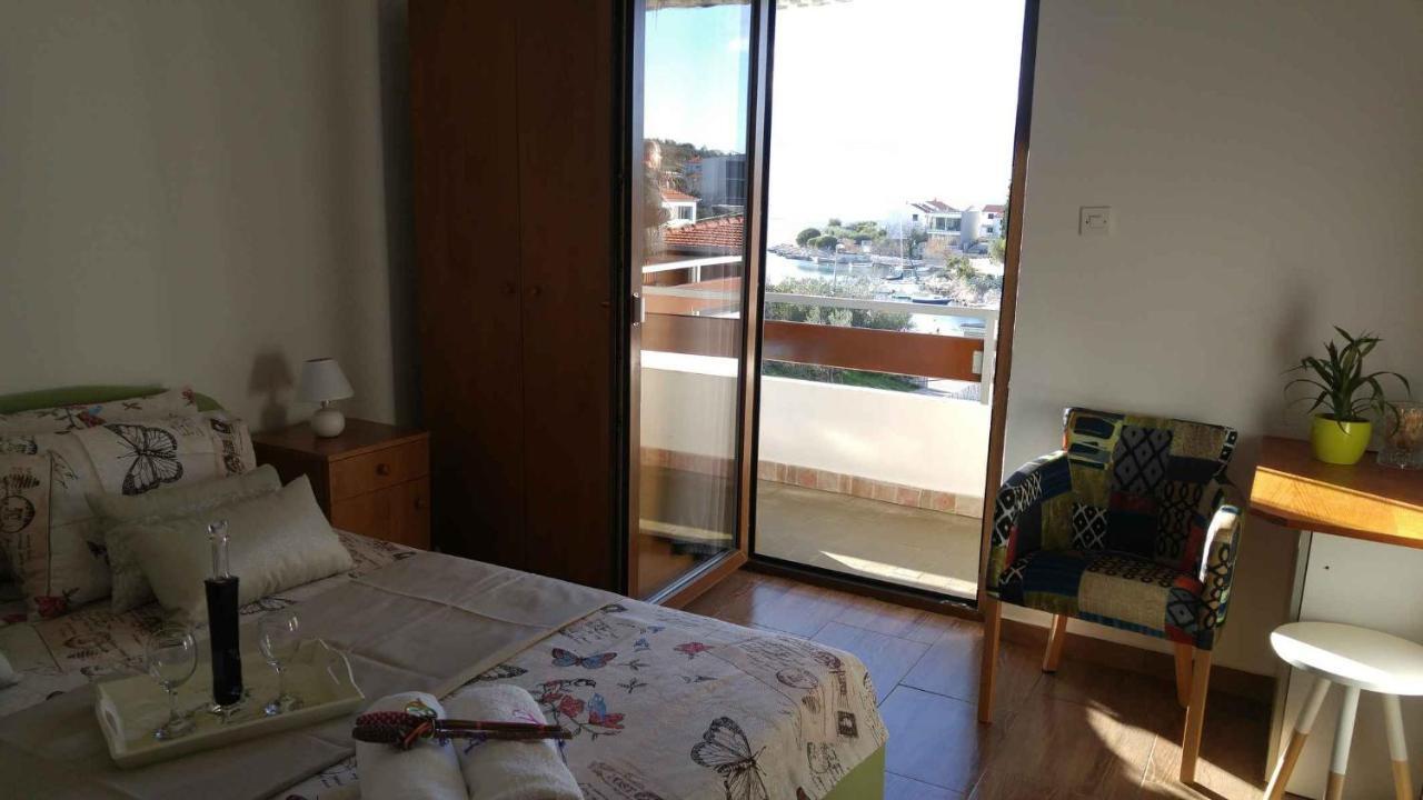 Vera Apartment 1 Рогозница Стая снимка